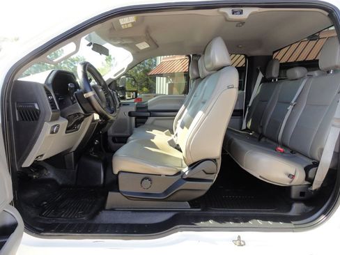 Used 2019 Ford F250 XL w/ XL Value Package image 12