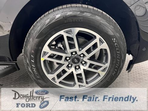 New 2025 Ford Expedition Active image 15