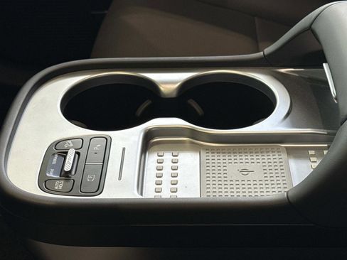 New 2026 Hyundai Ioniq 9 SEL image 6