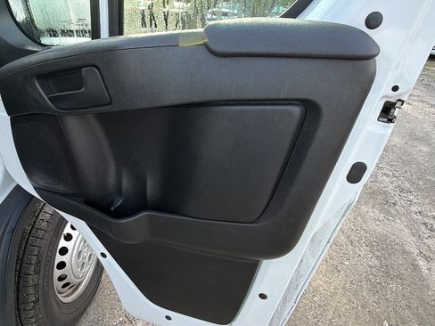 Used 2024 RAM ProMaster 2500 w/ Convenience Group FWD image 19