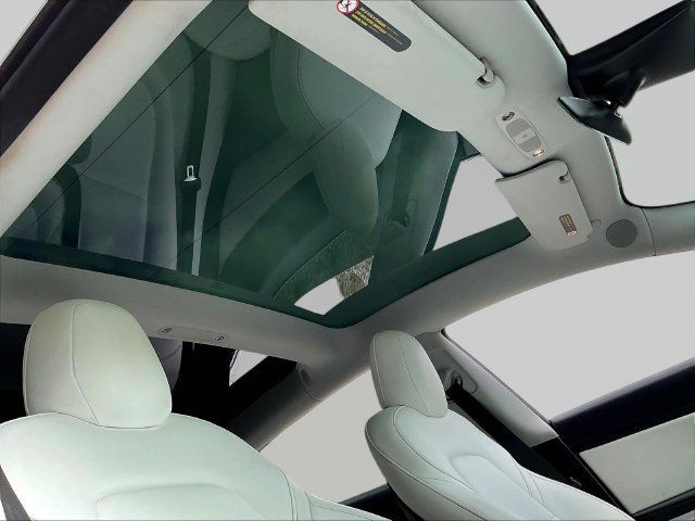 Used 2020 Tesla Model 3 Standard Range Plus RWD image 26