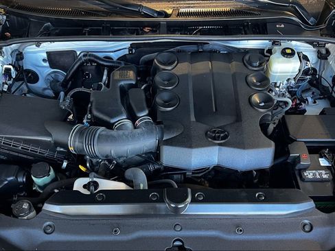 Used 2017 Toyota 4Runner SR5 image 13