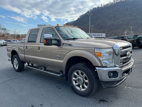 Used 2011 Ford F350 Lariat w/ Lariat Ultimate Pkg image 3