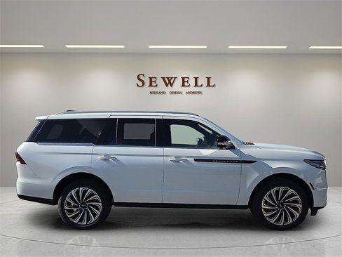 New 2025 Lincoln Navigator Black Label image 5