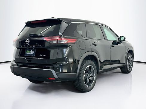 Used 2024 Nissan Rogue SV AWD/4WD image 9