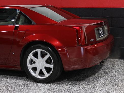 Used 2006 Cadillac XLR image 25