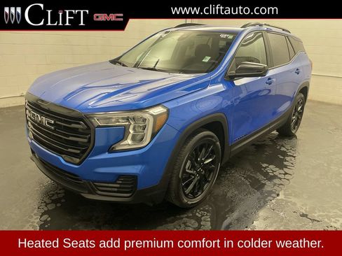 Used 2024 GMC Terrain SLE w/ Driver Convenience Package FWD image 1