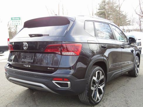 Used 2022 Volkswagen Taos SEL w/ Panoramic Sunroof Package image 5