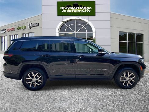 Used 2024 Jeep Grand Cherokee L Limited AWD/4WD image 5