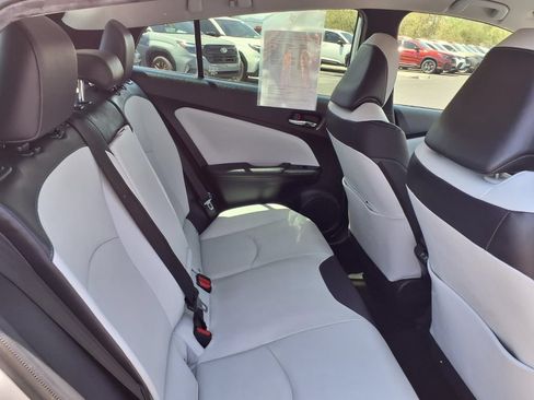 Used 2019 Toyota Prius XLE w/ Carpet Mat Package FWD image 21