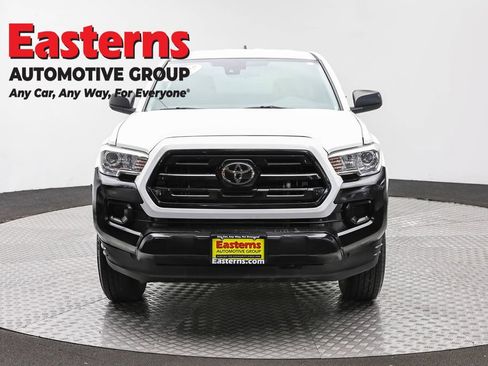 Used 2018 Toyota Tacoma SR RWD image 2
