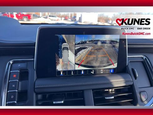 Used 2023 GMC Yukon XL AT4 image 25