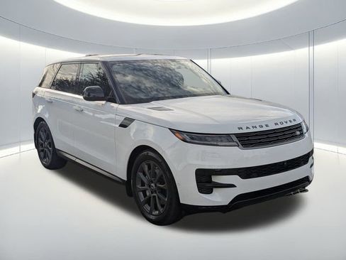 Used 2025 Land Rover Range Rover Sport image 4