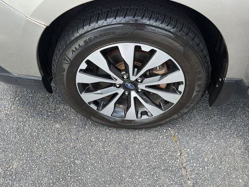 Used 2016 Subaru Outback 2.5i Limited AWD/4WD image 38