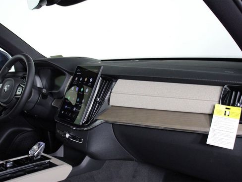 New 2026 Volvo XC90 T8 Ultra image 9