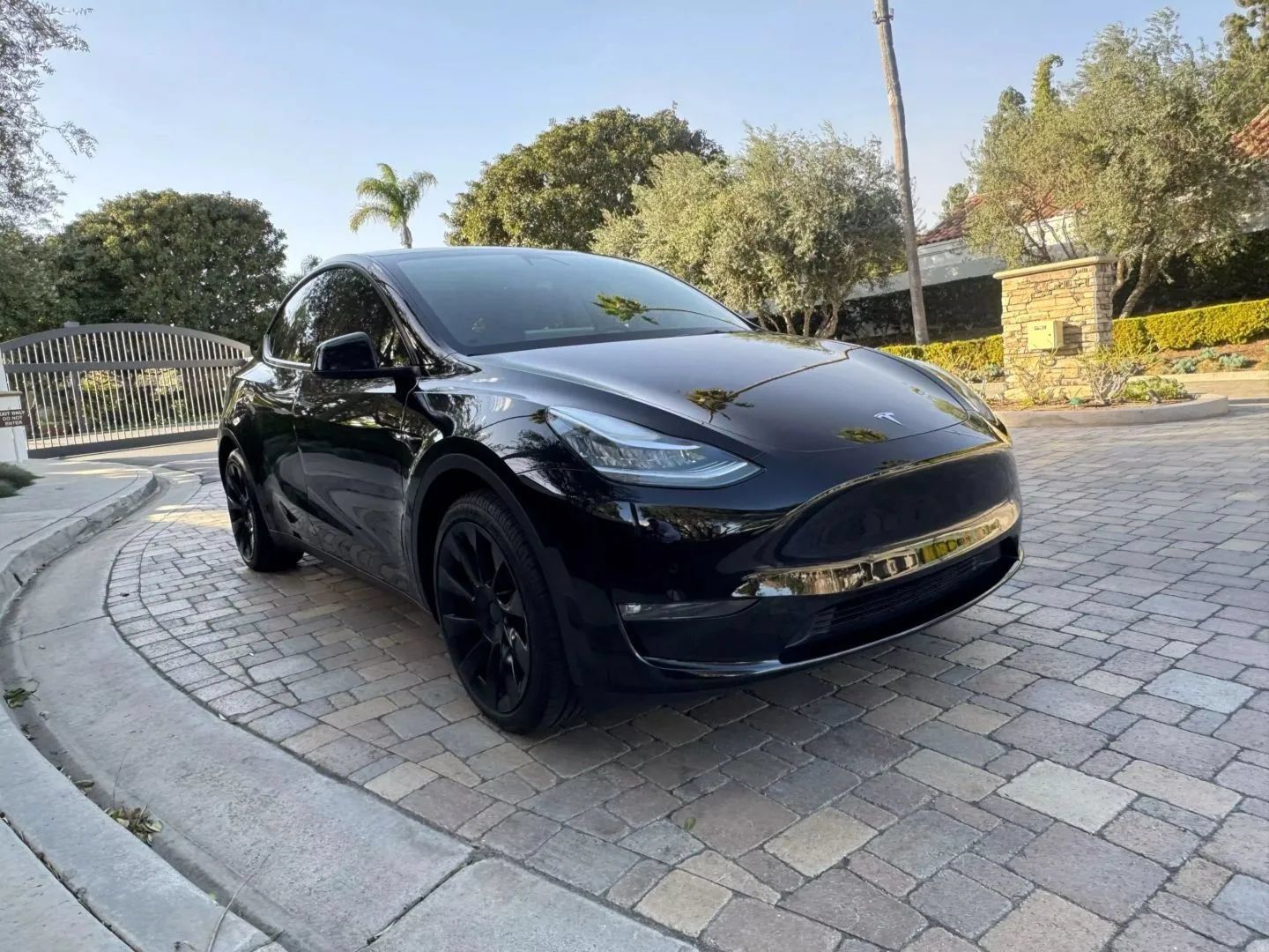 Used 2021 Tesla Model Y Long Range AWD/4WD image 5