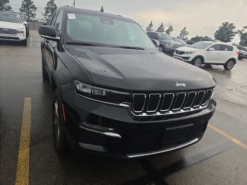 Used 2023 Jeep Grand Cherokee Limited AWD/4WD image 5