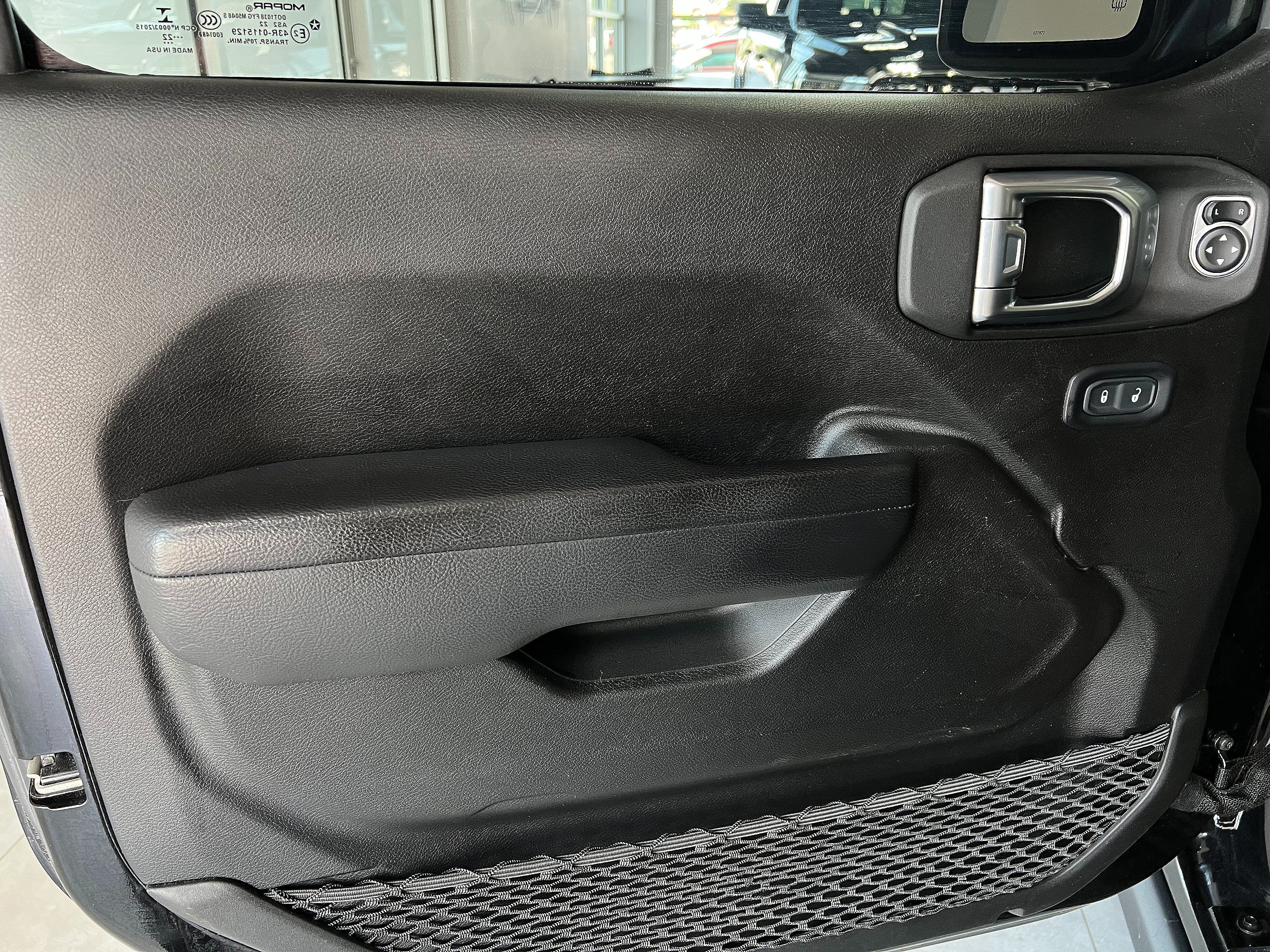 Used 2022 Jeep Wrangler Sport AWD/4WD image 8