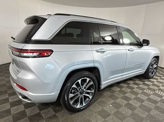 Used 2023 Jeep Grand Cherokee Overland AWD/4WD video 3
