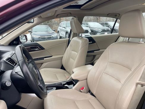 Used 2016 Honda Accord Touring image 11
