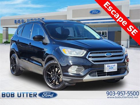 Used 2017 Ford Escape SE w/ SE Leather Comfort Package image 1