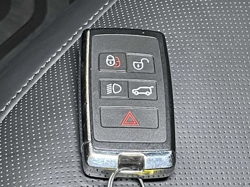 Used 2024 Land Rover Range Rover Sport SE AWD/4WD image 42