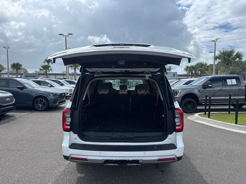 Used 2024 Ford Expedition Max Limited AWD/4WD image 9