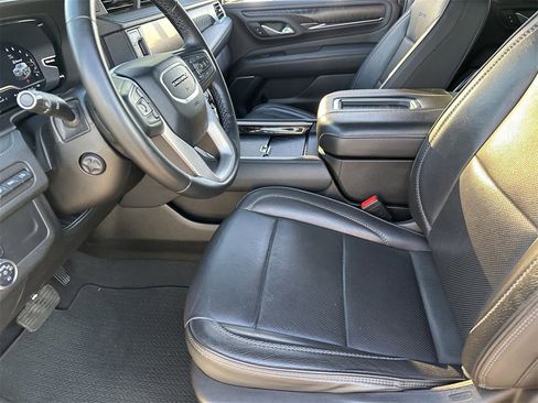Used 2024 GMC Yukon Denali image 28