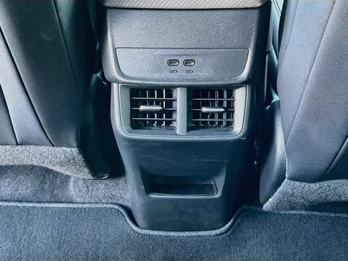 Used 2026 Chevrolet Equinox LT w/ Convenience Package II FWD image 29