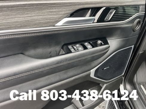 Used 2024 Jeep Wagoneer Series II w/ Convenience Group I AWD/4WD image 8