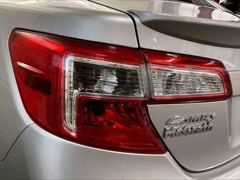 Used 2012 Toyota Camry SE FWD image 30