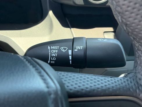 Used 2025 Toyota Tacoma SR5 AWD/4WD image 12