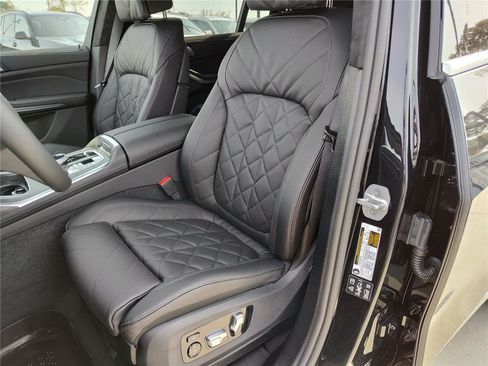 Used 2026 BMW X7 xDrive40i AWD/4WD image 7