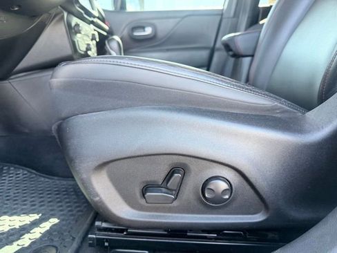 Used 2022 Jeep Renegade Trailhawk w/ Trailer Tow Group image 24