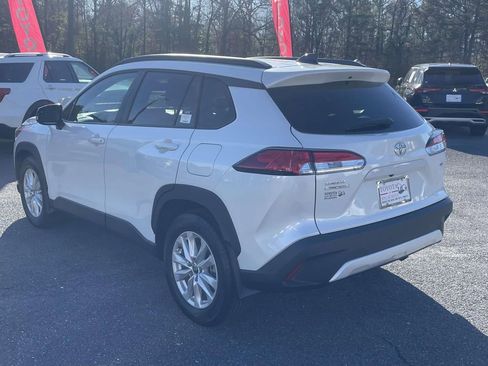 Used 2025 Toyota Corolla Cross LE w/ Moonroof Package FWD image 4