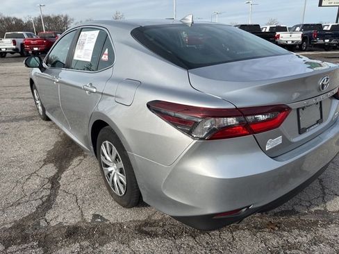 Used 2022 Toyota Camry LE image 4