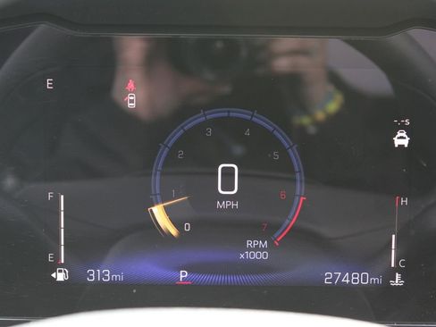 Used 2025 Chevrolet Trax LT image 28