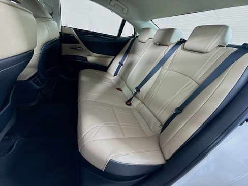 Used 2021 Lexus ES 300h Ultra Luxury w/ Accessory Package 2 image 25