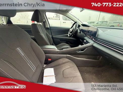Used 2024 Hyundai Elantra SEL FWD image 22