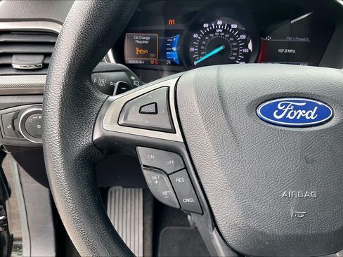 Used 2019 Ford Fusion SE FWD image 23