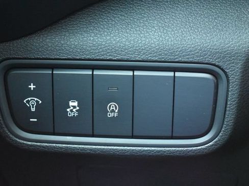 Used 2025 Kia Soul LX FWD image 19