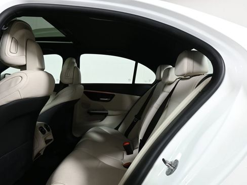 Used 2023 Mercedes-Benz C 300 4MATIC Sedan image 32