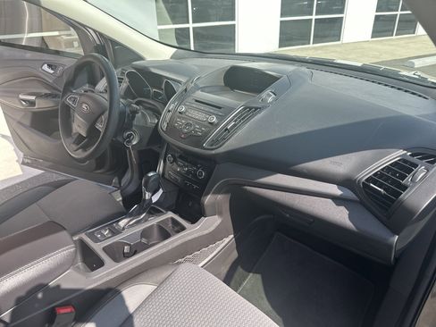 Used 2017 Ford Escape SE FWD image 25