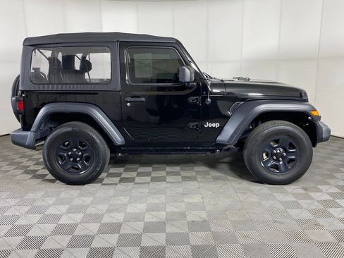 Used 2019 Jeep Wrangler Sport image 8
