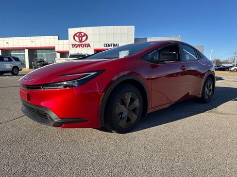 New 2026 Toyota Prius LE image 2