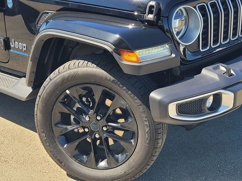 Used 2025 Jeep Wrangler Unlimited Sahara image 9