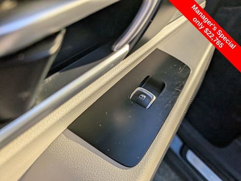 Used 2022 Kia Telluride S image 11