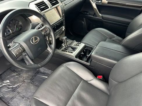 Used 2017 Lexus GX 460 AWD/4WD image 9