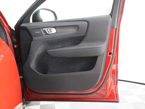 Certified 2023 Volvo C40 P8 Recharge Ultimate AWD/4WD image 21