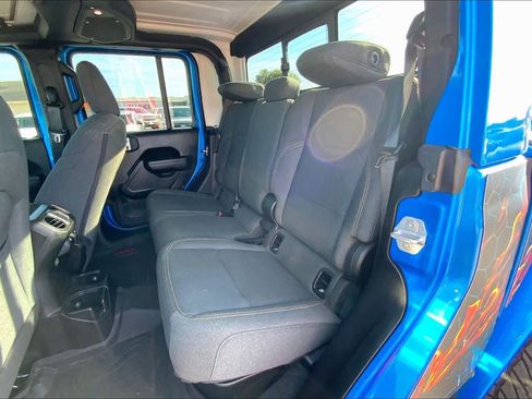 Used 2025 Jeep Gladiator Sport image 20